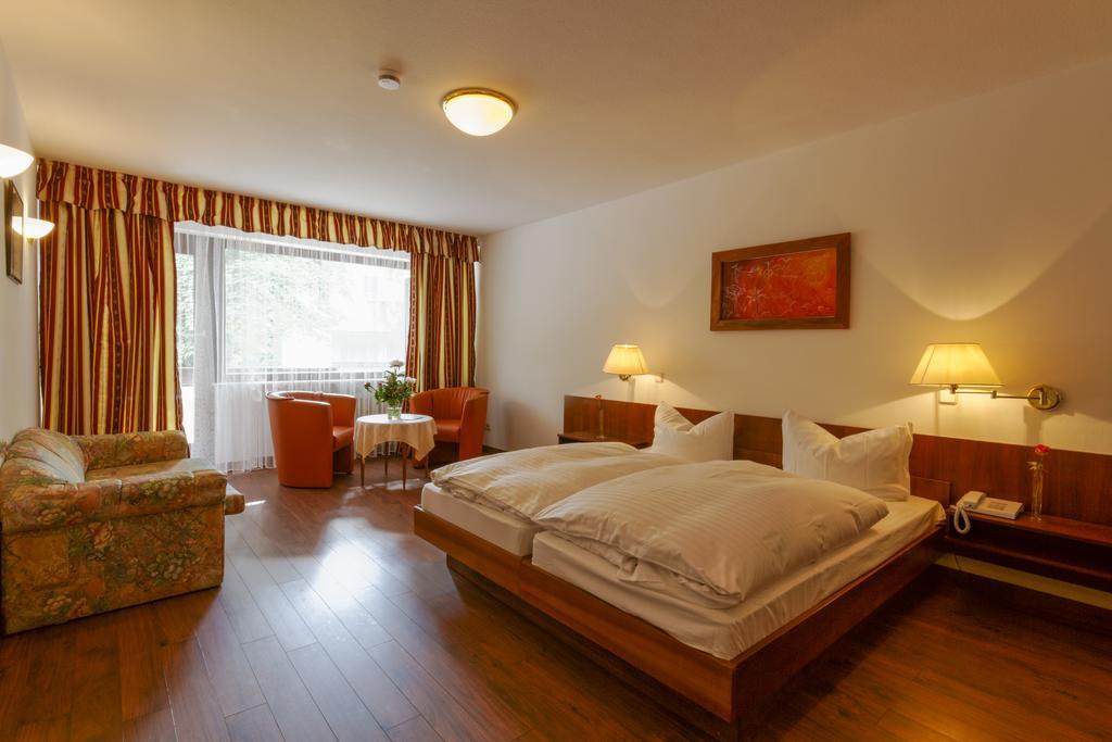 Sathya Ayurveda -Hotel Villa Am Park- Bad Orb Exterior photo